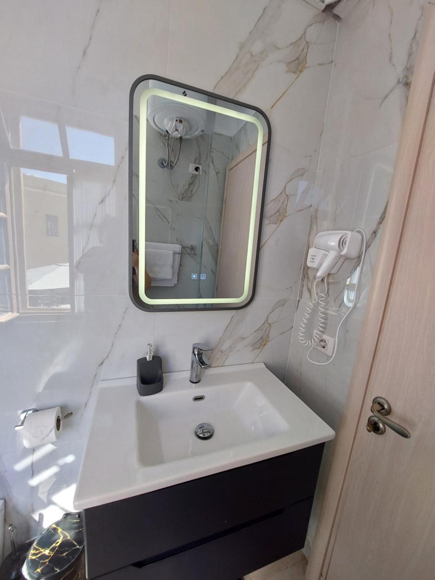 Godard Apartments Vlorë エクステリア 写真