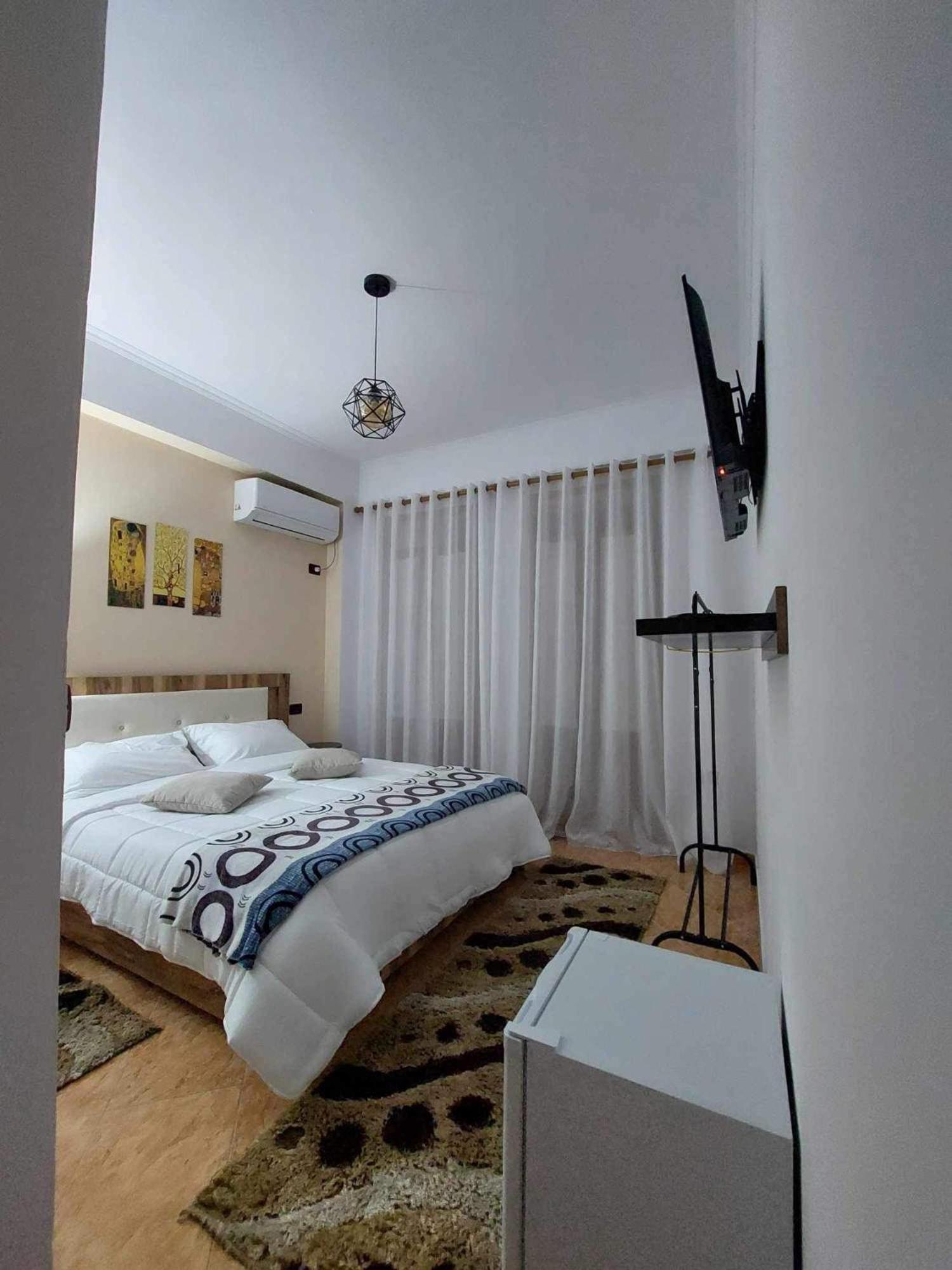 Godard Apartments Vlorë エクステリア 写真
